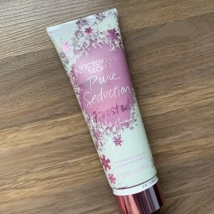 Victoria S Secret Pure Seduction Frosted Fragranced Body Veela